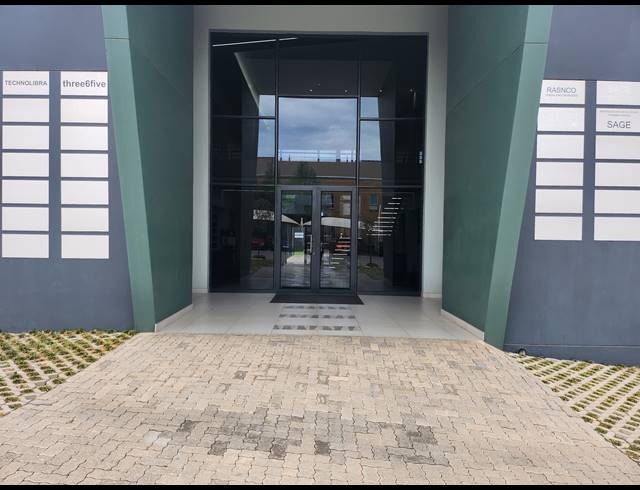 586M² OFFICE TO LET IN VORNA VALLEY